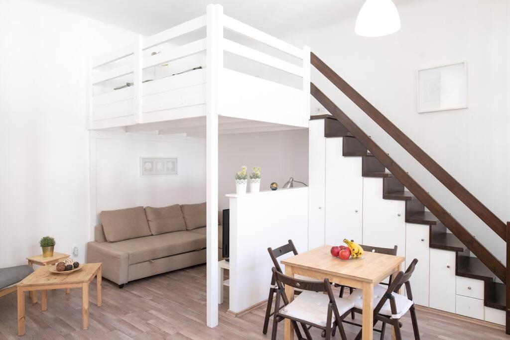 N28 Studio Next To Andrassy Boulevard. Budapest Eksteriør bilde